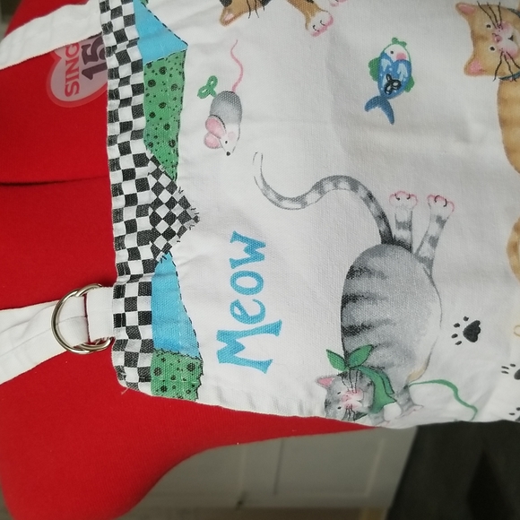 Adjustable Cat Apron - Picture 2 of 6
